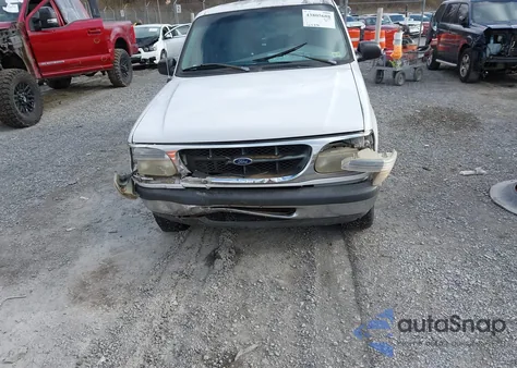 1998 Ford Explorer Eddie Bauer/Limited/Xl/Xlt z USA, uszkodzony, nr VIN 1FMZU32X2WUD40674